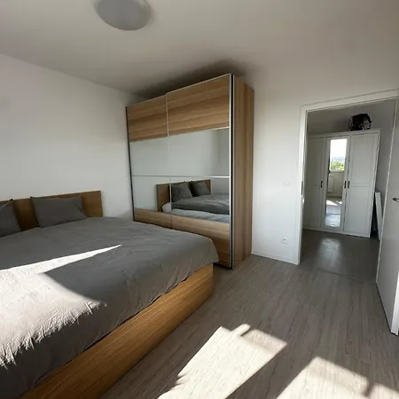 Apartment Amazing 1br & 1lr Very